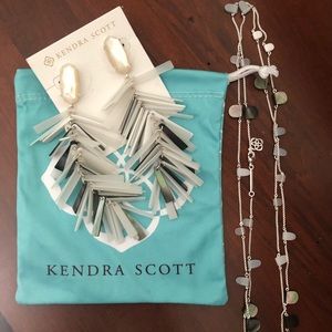 Kendra Scott earnings and necklace set